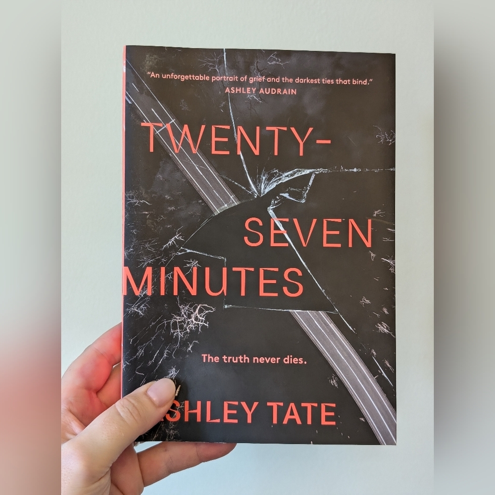 Twenty Seven Minutes by Ashley Tate [Paperback Book]